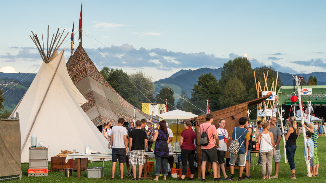 SLIDER_1100x619_Zeltlager_160827_CHH5769_PROV